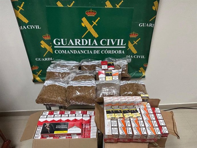 Material intervenido por la Guardia Civil en una operación contra el tráfico de drogas en la provincia de Córdoba.