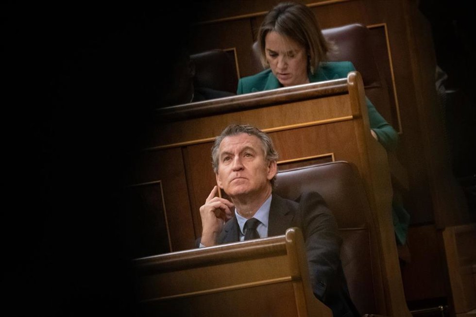 El presidente del Partido Popular, Alberto Núñez Feijóo, durante una sesión plenaria, en el Congreso de los Diputados, a 27 de noviembre de 2025, en Madrid (España). 