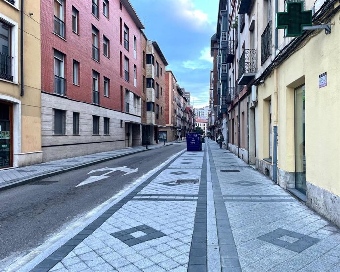 La calle Estación de Valladolid, recientemente remodelada sin arbolado.