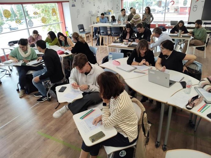 El Gobierno de Castilla-La Mancha está formando a docentes con el objetivo de impulsar actuaciones de mejora de la competencia matemática en centros educativos.