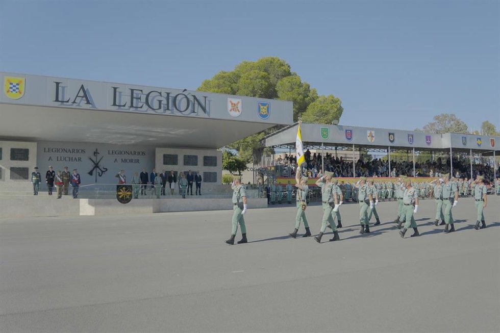 Imagen de este lunes de la conmemoración de la festividad de la Inmaculada por parte de la Brigada de la Legión en su base Álvarez Sotomayor en Viator (Almería).