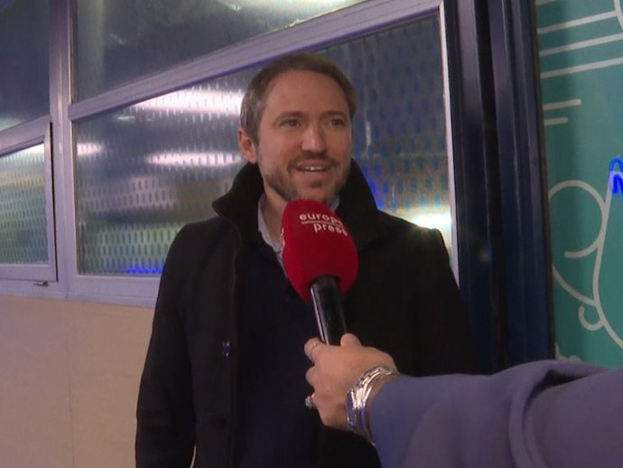 Manuel Martos se refugia en sus hijos y apoya a Raphael