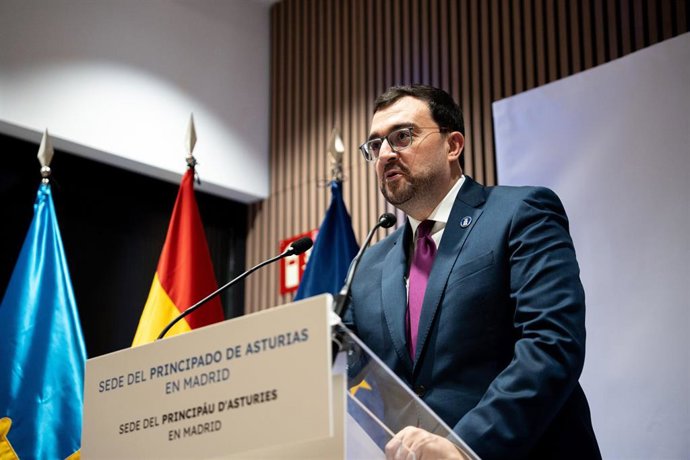 Archivo - El presidente del Principado de Asturias, Adrián Barbón
