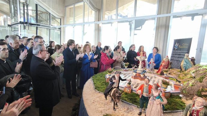 Inauguración del belén Napolitano instalado en la Sala de Exposiciones municipal.