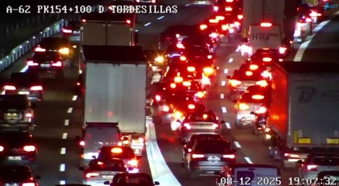 Imagen de una cámara de tráfico de Valladolid en la A-62 a su paso por Tordesillas.