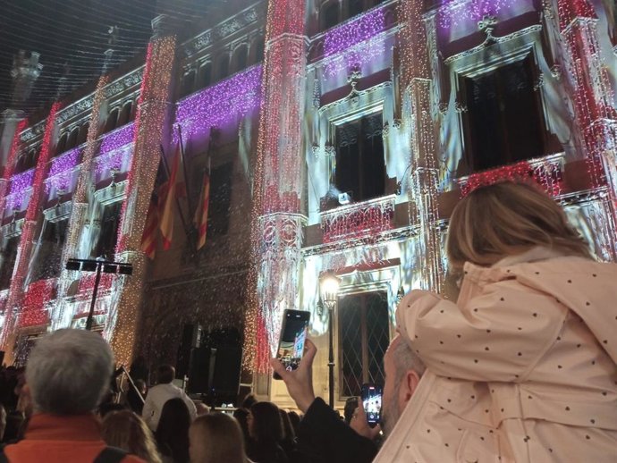 Encendido de luces en el Palau del Consell de Mallorca.