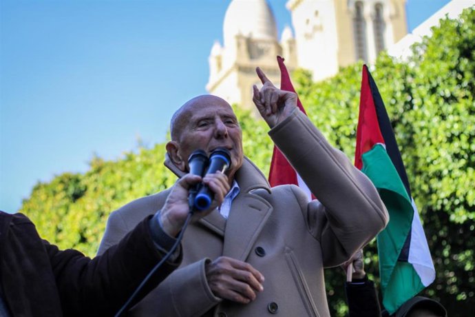 Archivo - El presidente del Frente de Salvación Nacional, coalición opositora en Túnez,  Ahmed Nejib Chebbi