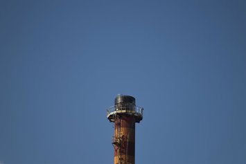 Archivo - La fábrica de ENCE en Pontevedera durante una jornada de huelga de trabajadores de ENCE Pontevedra, a 30 de enero de 2025, en Pontevedra, Galicia (España). Los trabajadores de ENCE han convocado una huelga ante la "falta de voluntad negociadora"