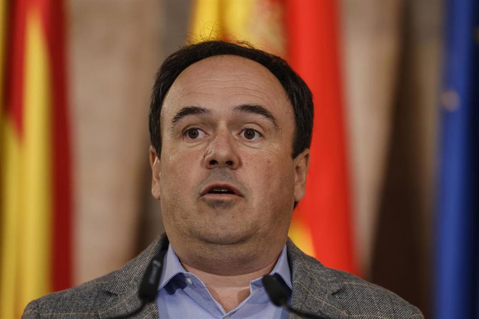 El president de la Generalitat, Juanfran Pérez Llorca, durante una rueda de prensa, a 3 de diciembre de 2025, en Valencia