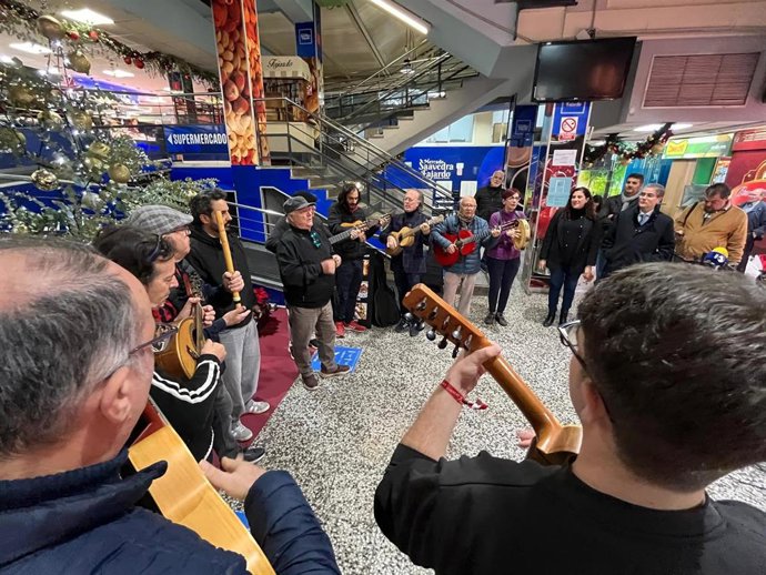 Las cuadrillas jóvenes tocarán villancicos en las plazas de abastos y mercadillos de Murcia estas Navidades