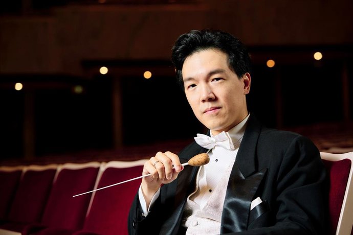 Archivo - El director de orquesta Lio Kuokman.