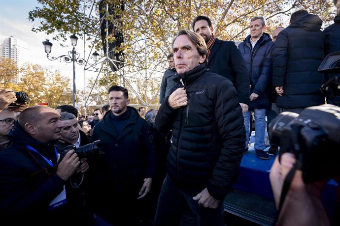 El expresidente del Gobierno, José María Aznar, durante la concentración contra la corrupción del Gobierno convocada por el PP, en el Templo de Debod, a 30 de noviembre de 2025, en Madrid (España). 