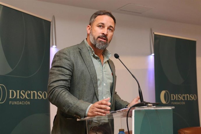 Archivo - El presidente de Vox, Santiago Abascal, participa en la jornada 'Mitos y realidades sobre la inmigración en España' organizada por la Fundación Disenso.
