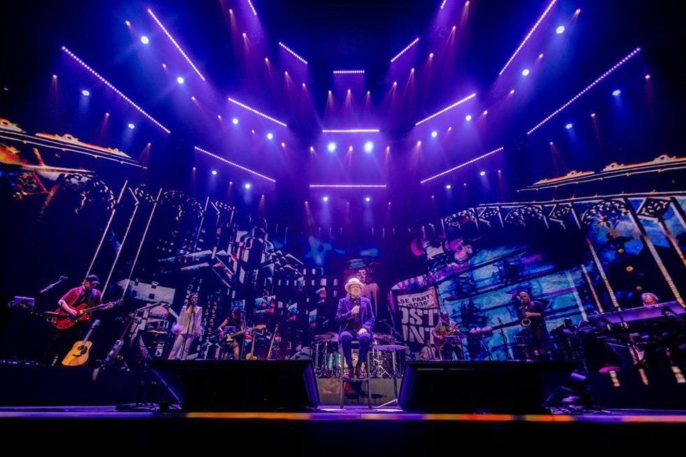 El cantante Joaquín Sabina, durante su concierto en el Movistar Arena