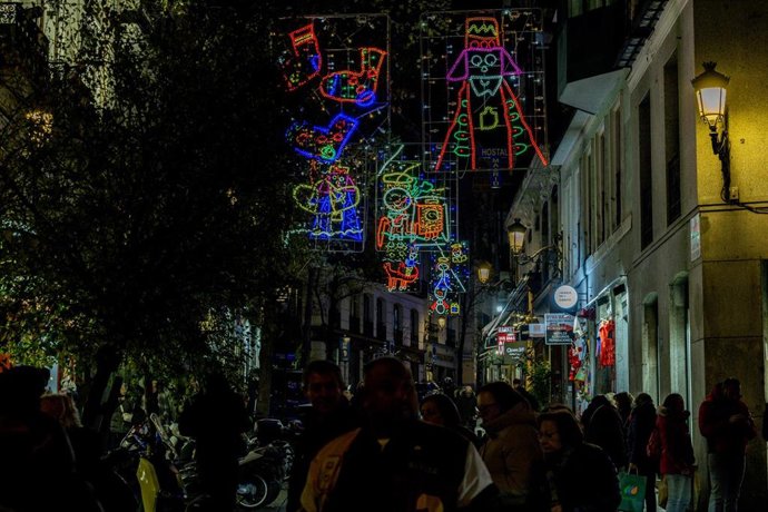 Luces de navidad, a 3 de diciembre de 2025, en Madrid (España).
