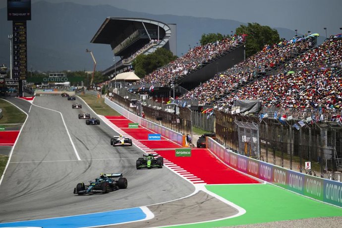 Archivo - El piloto español de F1 Fernando Alonso (Aston Martin), en el GP de España 2025. 