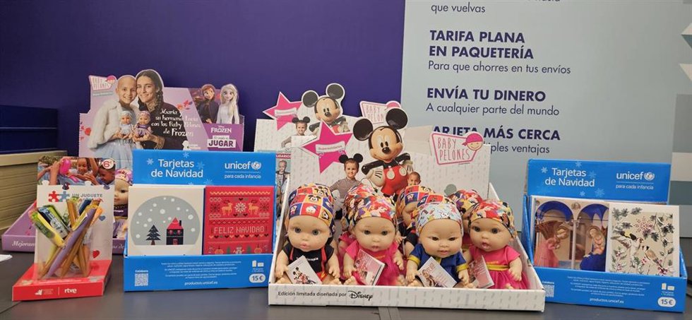 Correos celebra la Navidad con una amplia oferta de productos en sus 414 oficinas de Andalucía.
