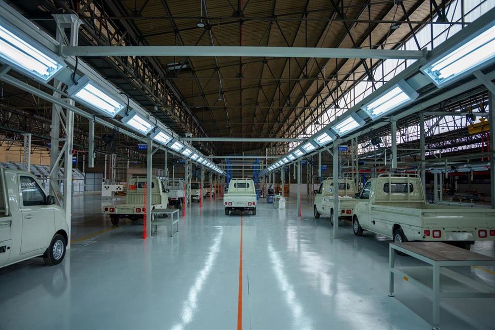 Imagen de las instalaciones y equipamientos de una planta automovilística.