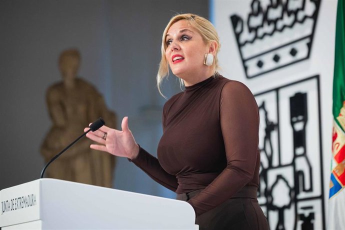 La portavoz de la Junta, Elena Manzano, informa en rueda de prensa