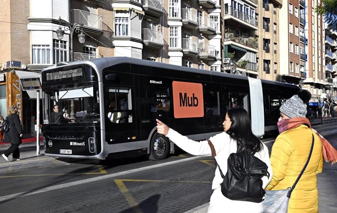 El tranvibús conecta desde hoy Murcia con El Palmar