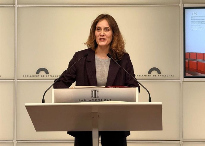 La líder de los Comuns en el Parlament, Jéssica Albiach, en rueda de prensa.