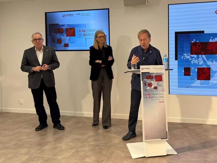 Valls, Poveda i Santacreu en la roda de premsa aquest dimarts