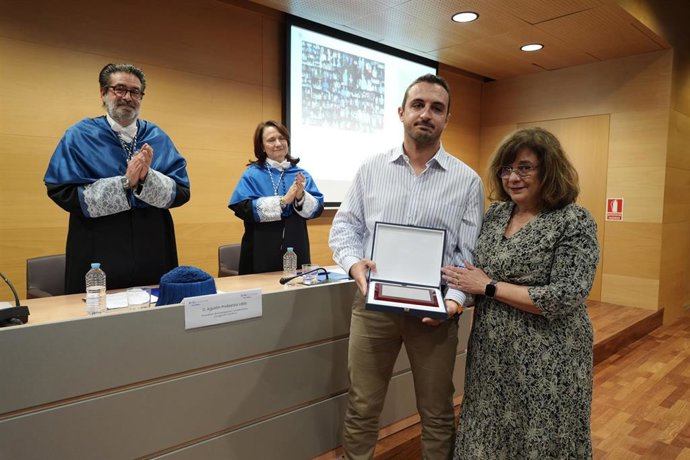 Acto de homenaje al bioquímico sevillano Emilio Herrera Castillón en la Universidad CEU San Pablo de Sevilla.