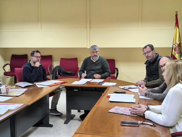 Reunión en Sevilla, este martes, entre el secretario general de UGT-A, Oskar Martín, y el portavoz de Adelante Andalucía en el Parlamento andaluz, José Ignacio García
