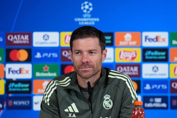 Archivo - Xabi Alonso, head coach of Real Madrid, attends his press conference during a training session and press conference ahead of their UEFA Champions League 2025/26 match against Juventus FC at Ciudad Deportiva Real Madrid on October 21, 2025, in Va