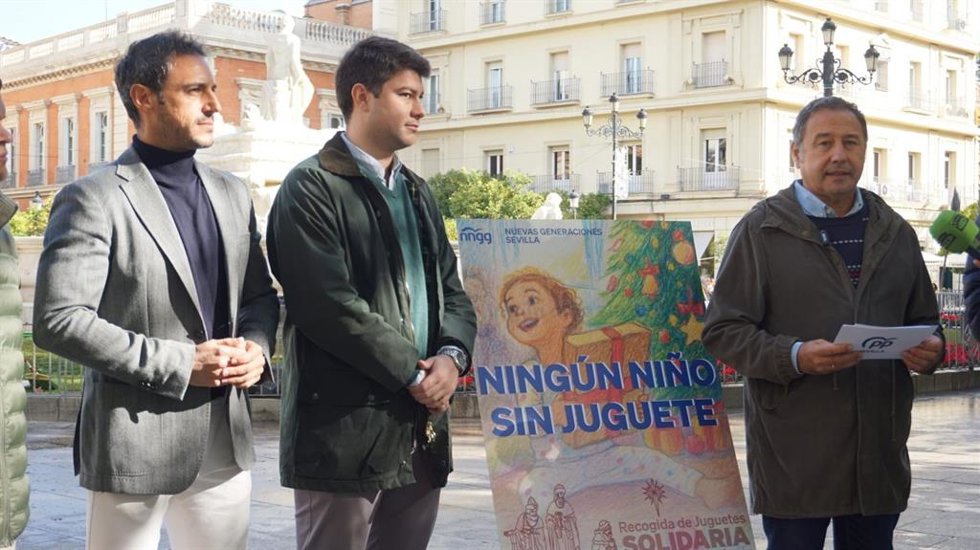 Presentación campaña 'Ningún niño sin juguete' de las Nuevas Generaciones del Partido Popular (NNGG) de Sevilla