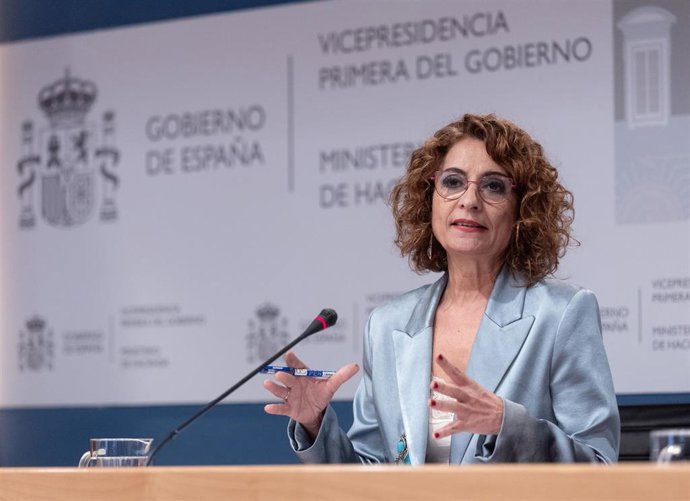 Archivo - La vicepresidenta primera y ministra de Hacienda, María Jesús Montero, en una imagen de archivo.