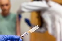 Andalucía triplica la tasa de incidencia de la gripe en una semana y supera los 1,7 millones de vacunados