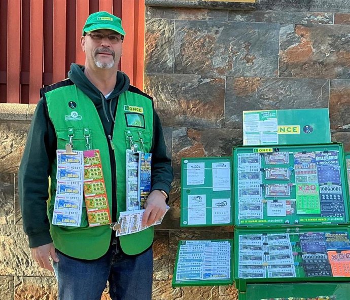 El agente vendedor de la ONCE en Las Palmas de Gran Canaria Juan Roque Medina
