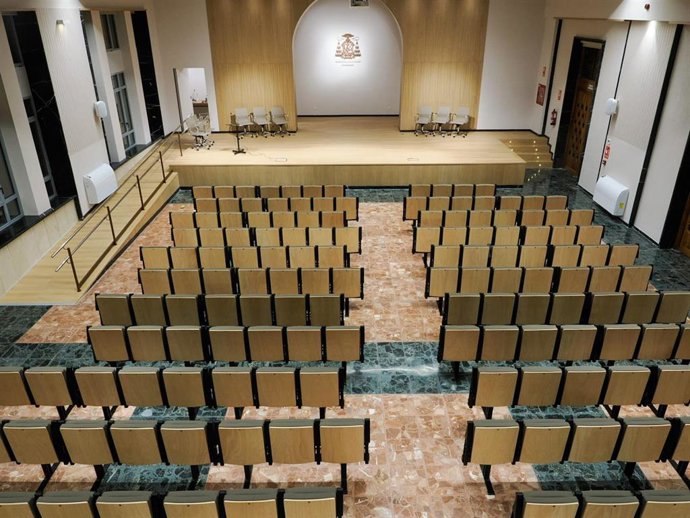 Vista Del Recién Remodelado Salón De Actos Del Seminario Diocesano De Valladolid.