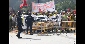 UGT pide a CC.AA. aplicar las leyes de Bomberos Forestales y de Agentes Medioambientales: "Es un grave incumplimiento"