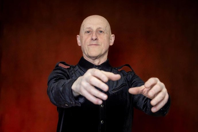 Archivo - El artista Jorge Ilegal posa para Europa Press, a 4 de marzo de 2025, en Madrid (España). 