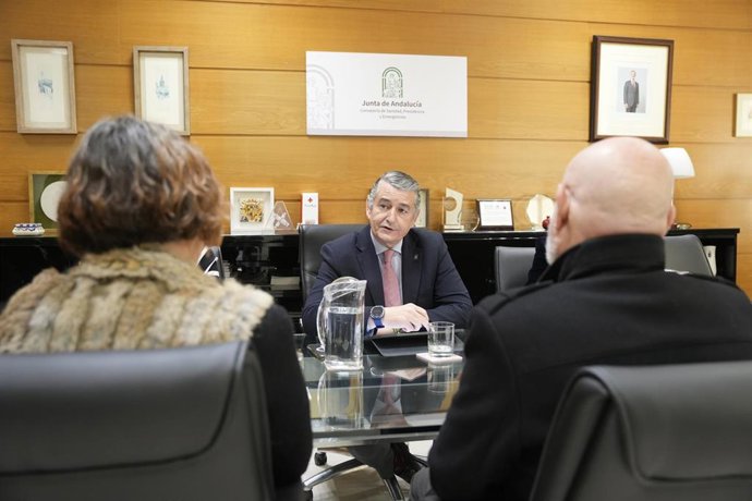 El consejero de Sanidad, Presidencia y Emergencias, Antonio Sanz durante la reunión con la Federación Española de Diabetes (FEDE) a 09 de noviembre del 2025 en Sevilla, Andalucía, (España)