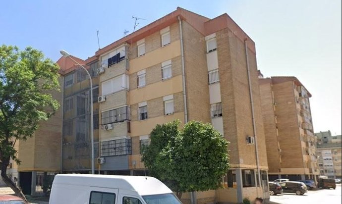 Edificio de viviendas en la Barriada Martínez Montañés en Sevilla.