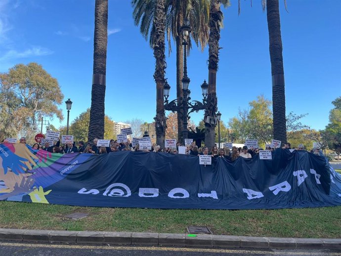 Imagen de la concentración para exigir una Pasarela al RETA impulsada por el Movimiento #J2 Abogacía y Procura.