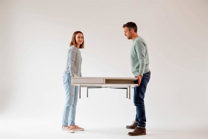 Mercaoficina destaca las ventajas del alquiler de mobiliario para oficinas modernas y funcionales