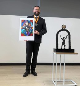 El Doctor Ignacio Bonasa, reconocido con el Premio Internacional 'Fractales del Cambio 2025' en Madrid