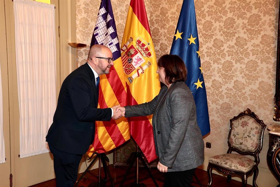 La vicepresidenta Estarellas recibe en audiencia a representantes de la embajada de Eslovaquia.