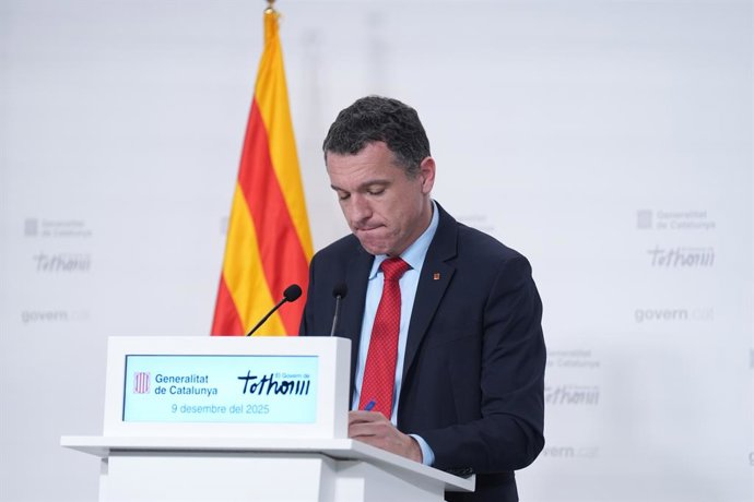 El conseller de Agricultura de la Generalitat, Òscar Ordeig, ofrece una rueda de prensa este martes.