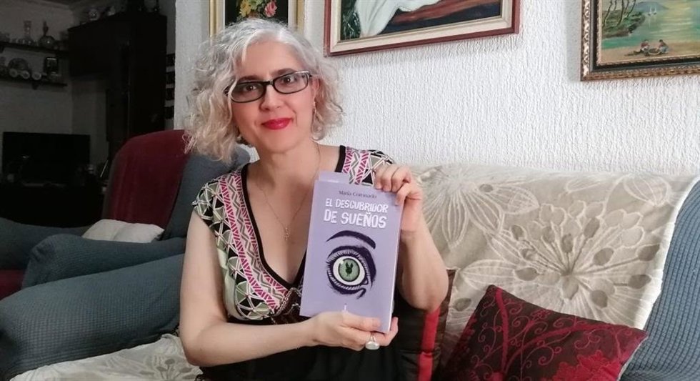La escritora onubense María Coronada.