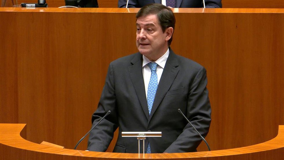 Pleno-Mañueco asegura ser "completamente ajeno" de la trama eólica