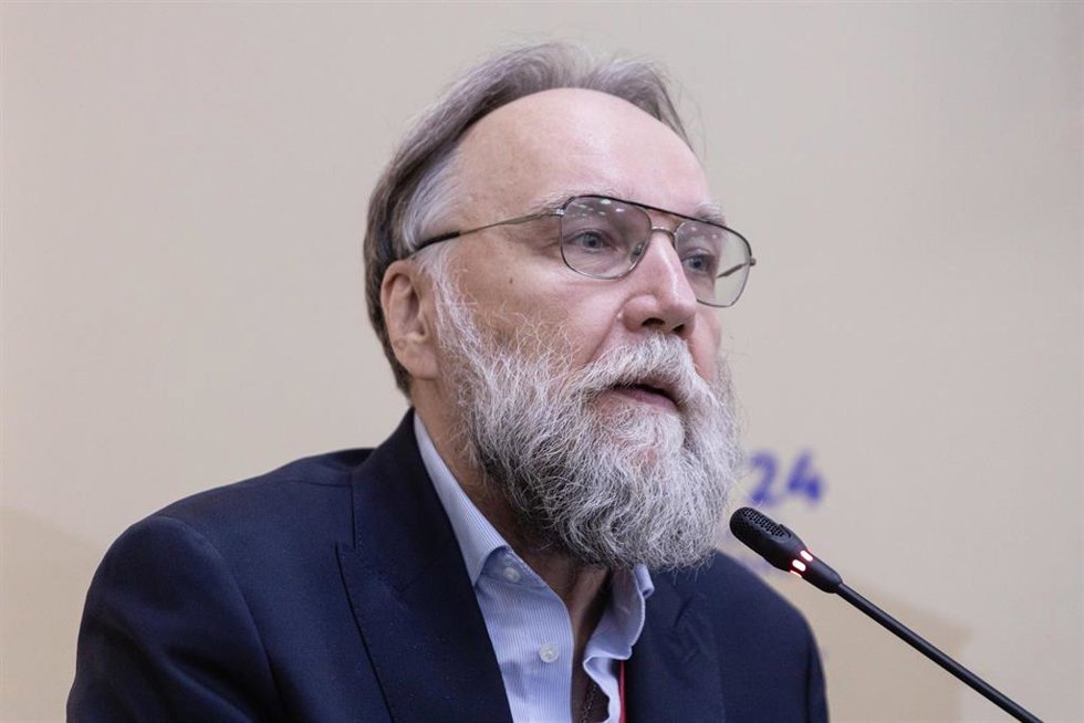 Archivo - El filósofo ruso y líder del movimiento Eurasia, Alexander Dugin, durante un acto celebrado en junio de 2024 en San Petersburgo, Rusia (archivo)