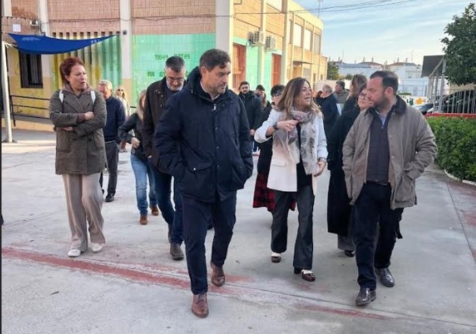 La consejera de Desarrollo Educativo y Formación Profesional, María del Carmen Castillo, María del Carmen Castillo,  visita el Instituto de Educación Secundaria (IES) Matilde Casanova de La Algaba (Sevilla).