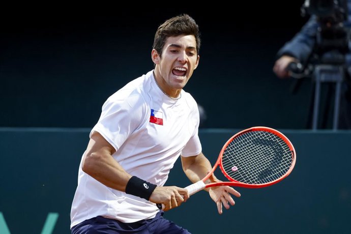 Tenis, Chile vs Luxemburgo. Copa Davis 2025. El jugador de Chile Cristian Garin celebra el punto frente a Aaron Gil Grarcia de Luxemburgo, durante el partido de sinles de la Copa Davis valido por el Grupo Mundial, disputado en el Court Central Anita