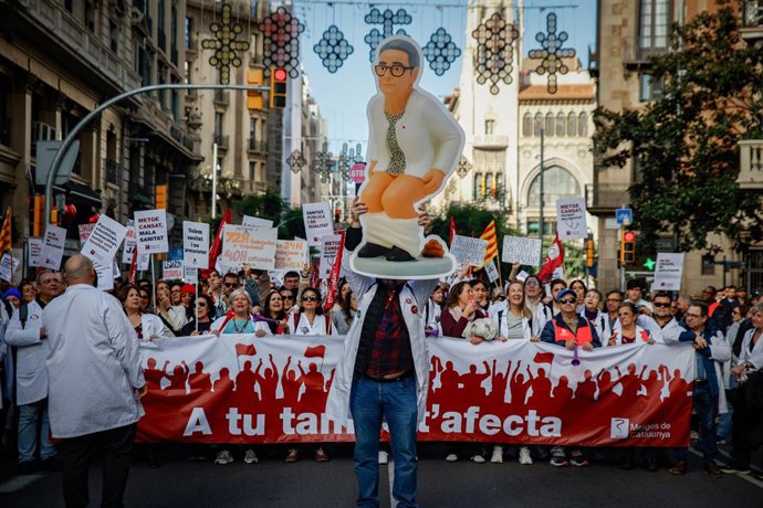 Metges de Catalunya durant una manifestació 