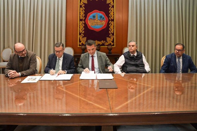 El Ayuntamiento de Córdoba y la Fundación ONCE firman un convenio de colaboración para impulsar la plena y efectiva inclusión y normalización social de las personas con discapacidad en la capital.
